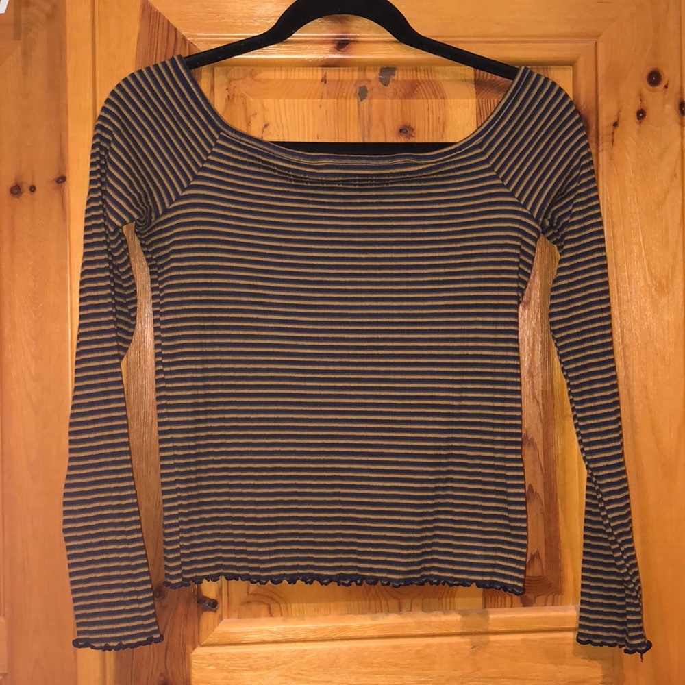 American Eagle off the shoulder long sleeve shirt